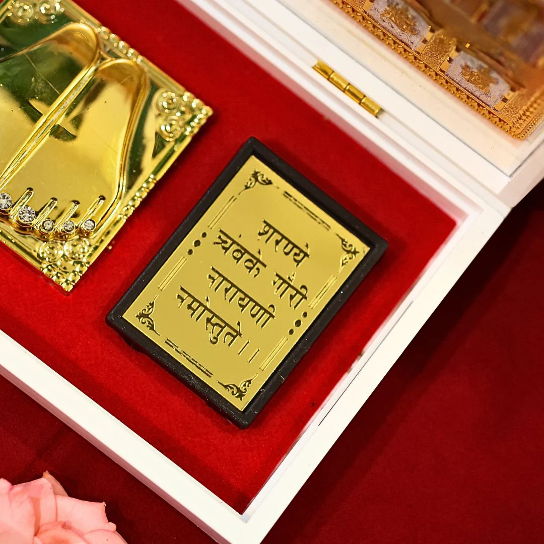 Divine Maa Durga Pocket Temple - Gold Platted - Image 3